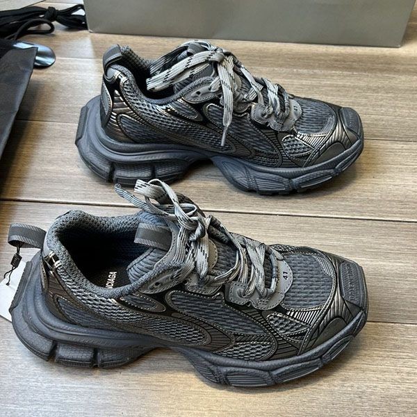 人気急上昇 バレンシアガ SNEAKERS スニーカー 本物 baj28588