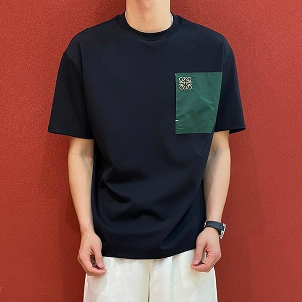 ★追跡付き発送で安心ロエベ Tシャツ 本物 アナグラム lok51796
