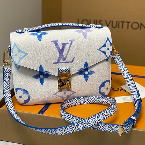 セレブ多数愛用ルイヴィトン ショルダーバッグ 本物 ポーチ モノグラム LV 青 M23055
