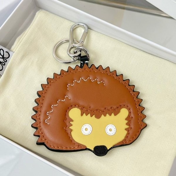 お洒落で可愛い ロエベ Hedgehog Charm キーホルダー 本物 lob47393