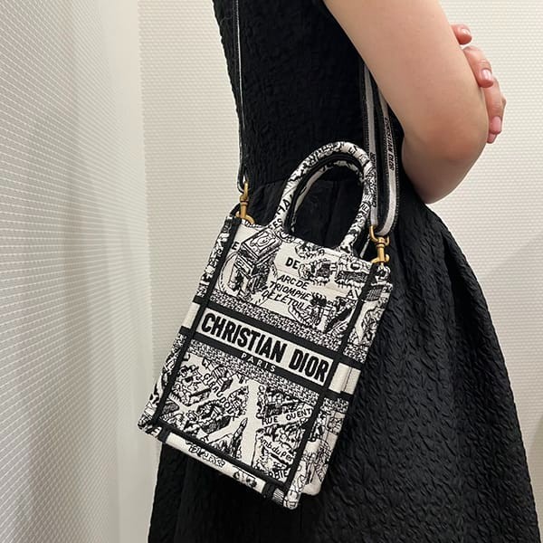 《大人気》ディオール 本物 BOOK TOTE ミニ フォンバッグ ded66799