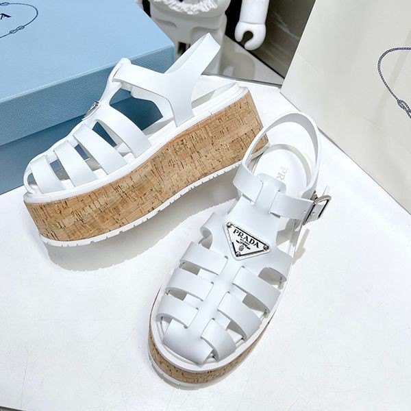 大人気!プラダ Rubber wedge platform sandals ウェッジサンダル 本物 pub83961