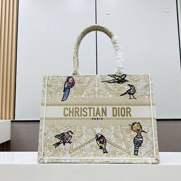 ディオール Large 刺繍入り トートバッグ 本物 ブックトート deu27040