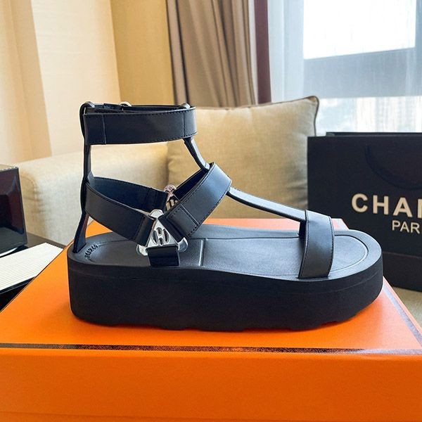 夏のお出かけにテクノ サンダル 本物【エルメス】Enid Sandal H221033Z02360