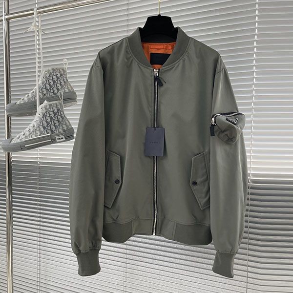大人気!プラダ Re Nylon ボンバージャケット 本物 pum05274