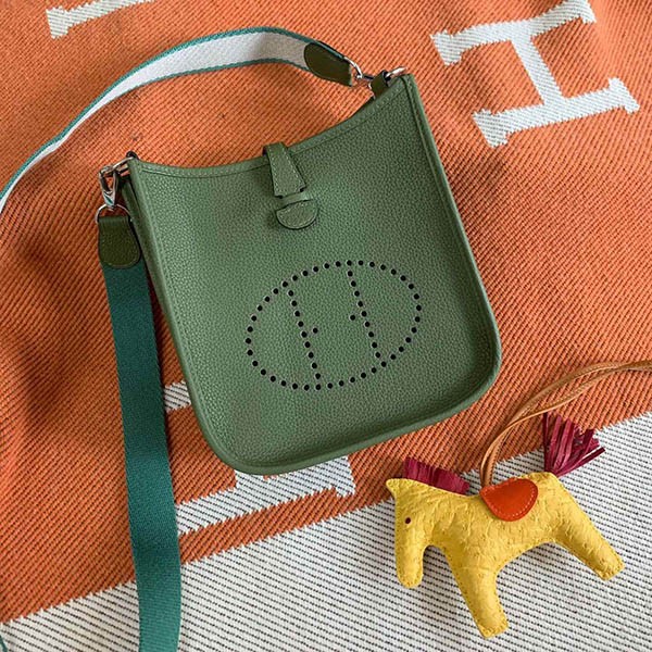 エルメス エヴリン アマゾン TPM 本物 クレマンス シルバー金具 ern17776
