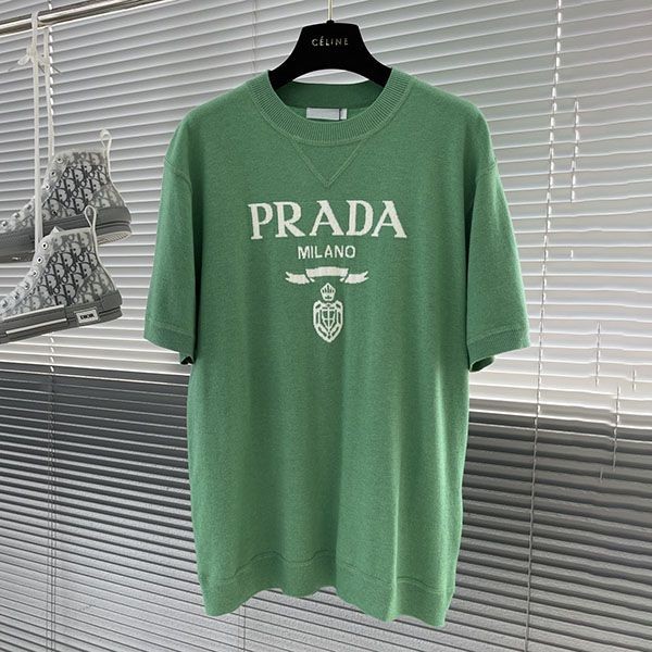 使い勝手良しプラダ 本物 エンボス ロゴ コットン Tシャツ puf33667