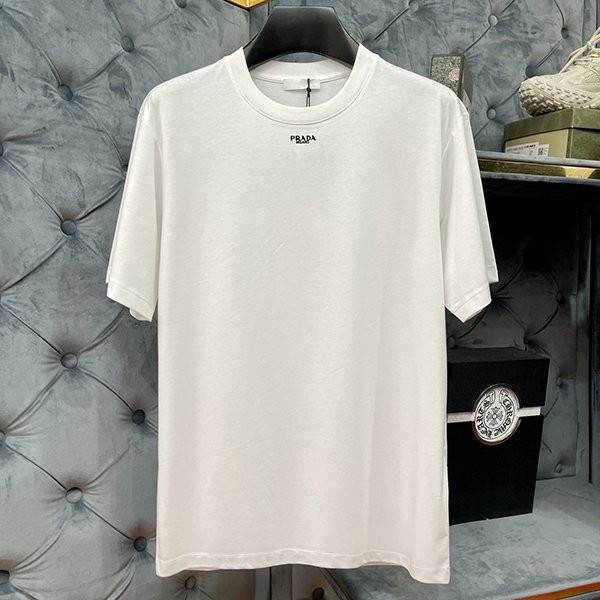 綺麗な プラダ ロゴTシャツ ポケット付半袖 本物 puo30163