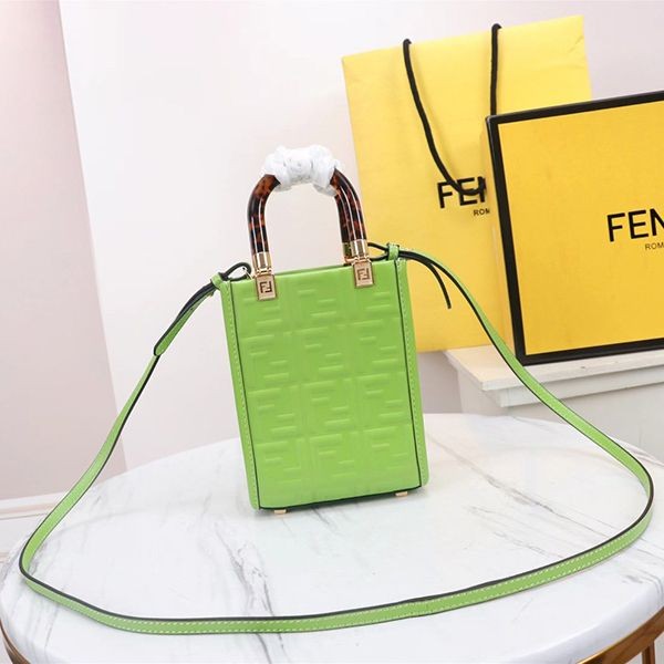 超話題!フェンディ Sunshine Shopper FF柄 レザーミニバッグ 本物 fek19106