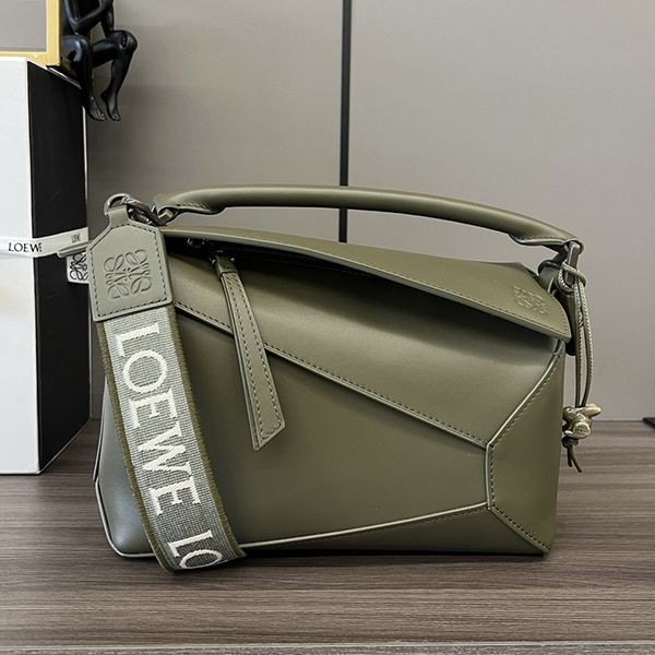人気No1ロエベ ショルダーバッグ PUZZLE パズルバッグ ナノ 本物 loi29963