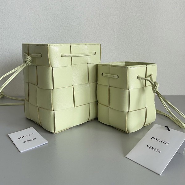 セール新作ボッテガ 本物 カセット ショルダーバッグ レモン ウォッシュド 680218VCQC49412