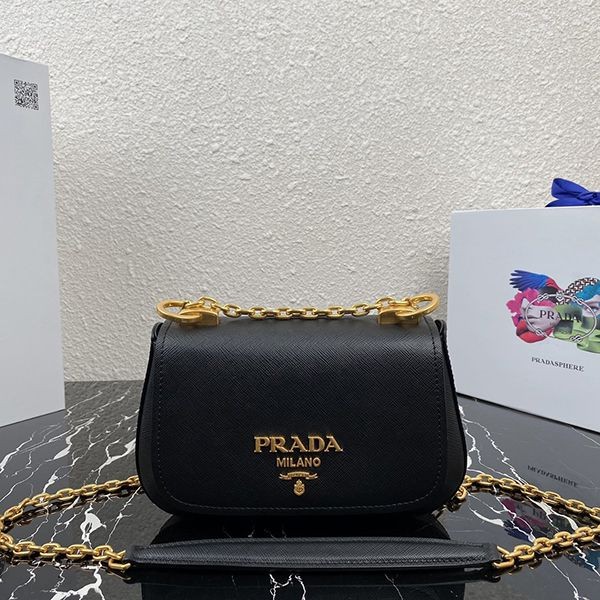 追跡付き 安いプラダ サフィアーノレザー ショルダーバッグ 本物 puo73540