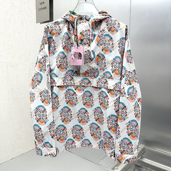 入手困難グッチ ノースフェイス 本物 ナイロンジャケット gux20077