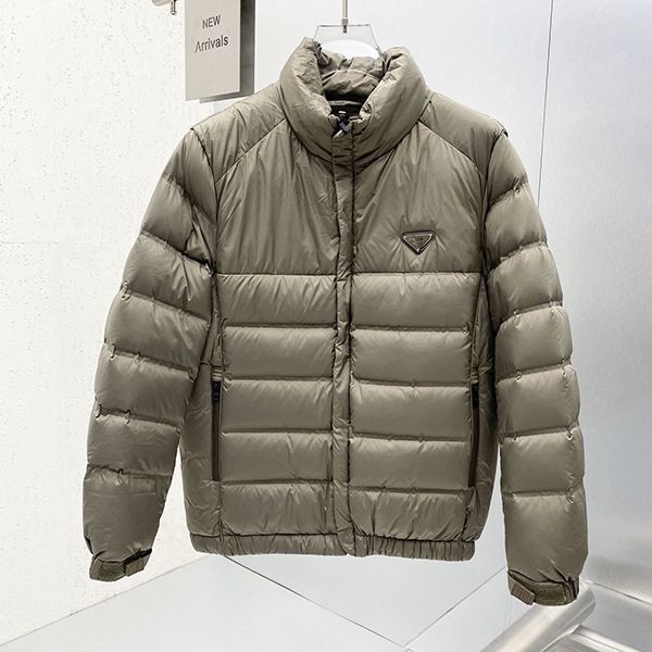 新デザインプラダ クロップド Re Nylon ダウンジャケット 本物 pup63073