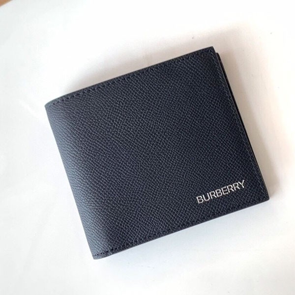 完売必至 バーバリー 2つ折り財布 本物 black 8017468