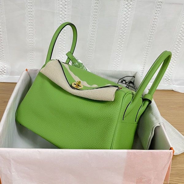 エルメス リンディ26 Lindyシルバー トリヨンクレマンス 本物 ers35516