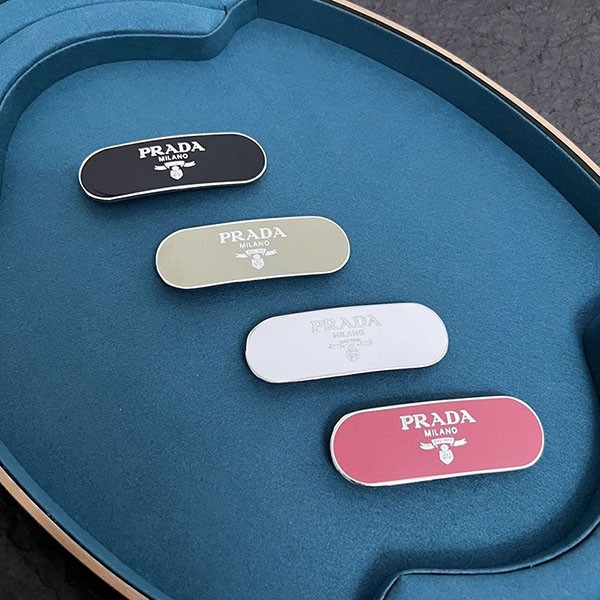 目を惹くカラー プラダ ロゴ エナメルメタル ヘアクリップ バレッタ 本物 pux26065