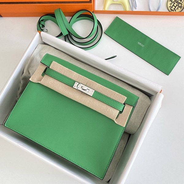 日本未入荷エルメス 本物 ケリーダンス 22cm グリーン 内縫 2色金具 err32869