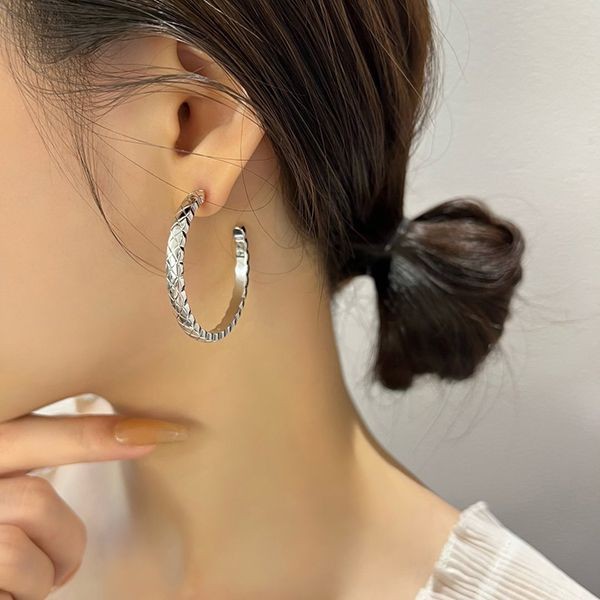 目を惹くカラー人気☆シャネル 本物 ココ クラッシュ コレクション イヤリング 3色 J12094